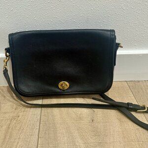 GORGEOUS~ EUC~ Coach Black Leather "Penny Pocket" Crossbody